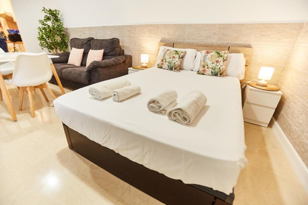 Charming House - Calm And Comfort In The Center Sevilla Bagian luar foto