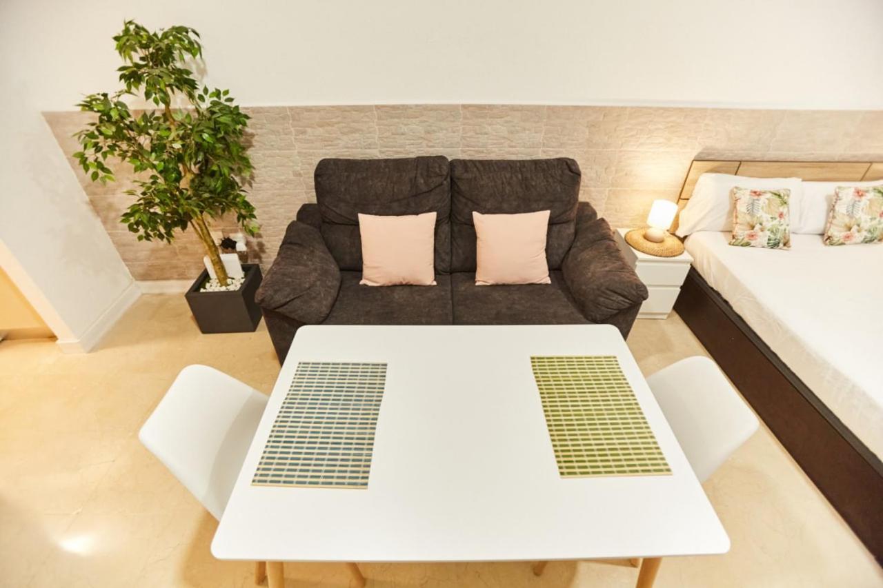 Charming House - Calm And Comfort In The Center Sevilla Bagian luar foto