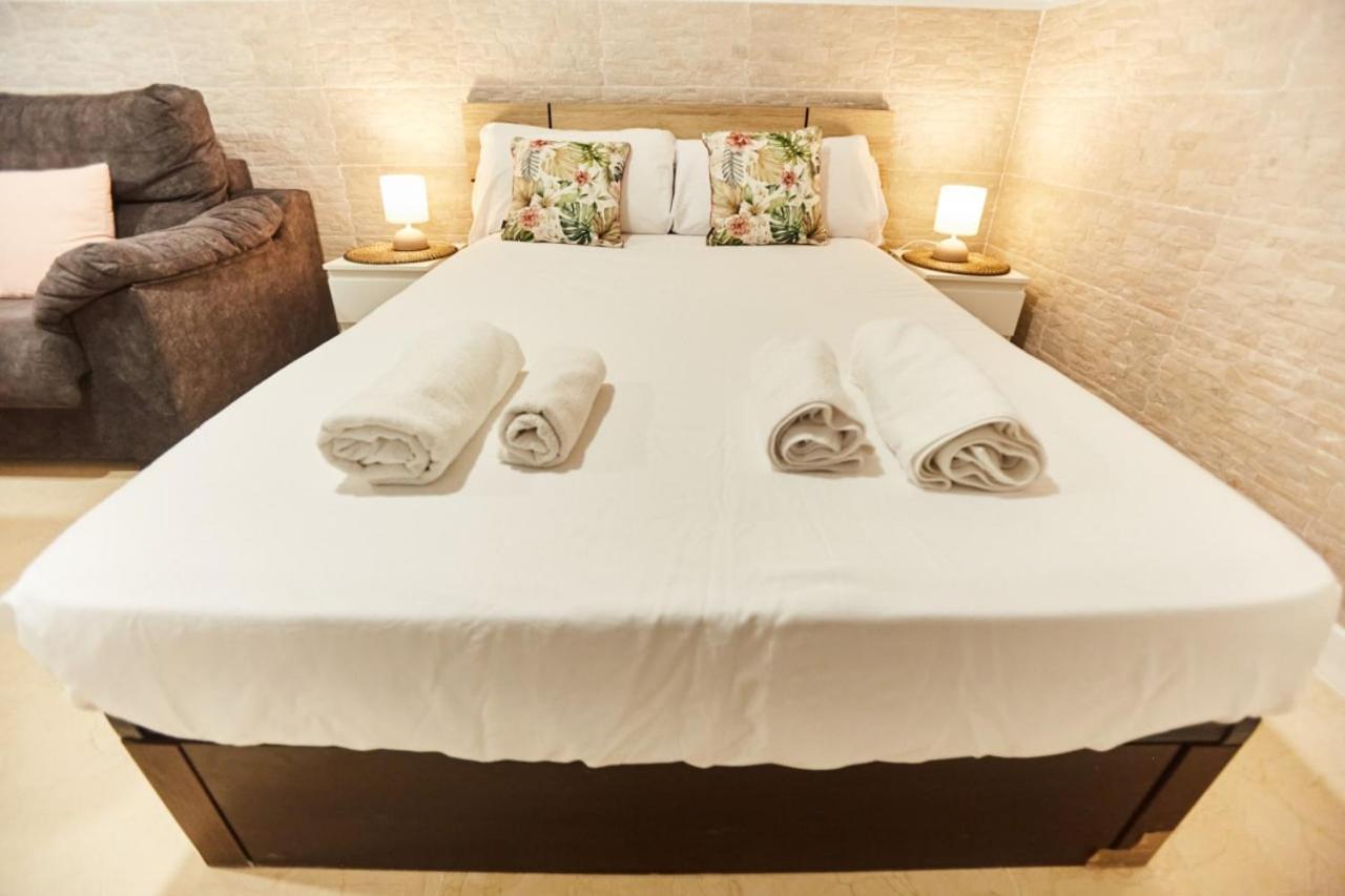 Charming House - Calm And Comfort In The Center Sevilla Bagian luar foto