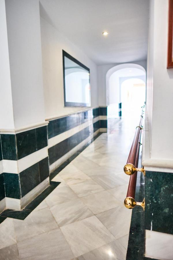 Charming House - Calm And Comfort In The Center Sevilla Bagian luar foto