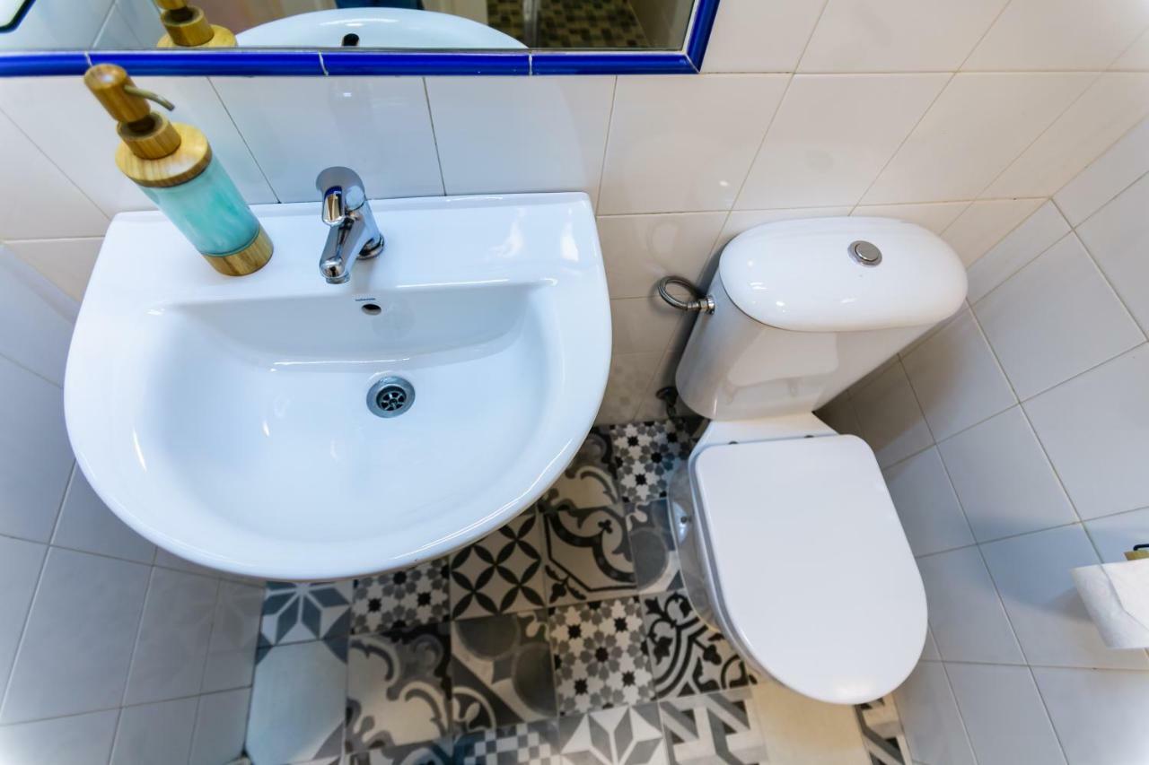 Charming House - Calm And Comfort In The Center Sevilla Bagian luar foto