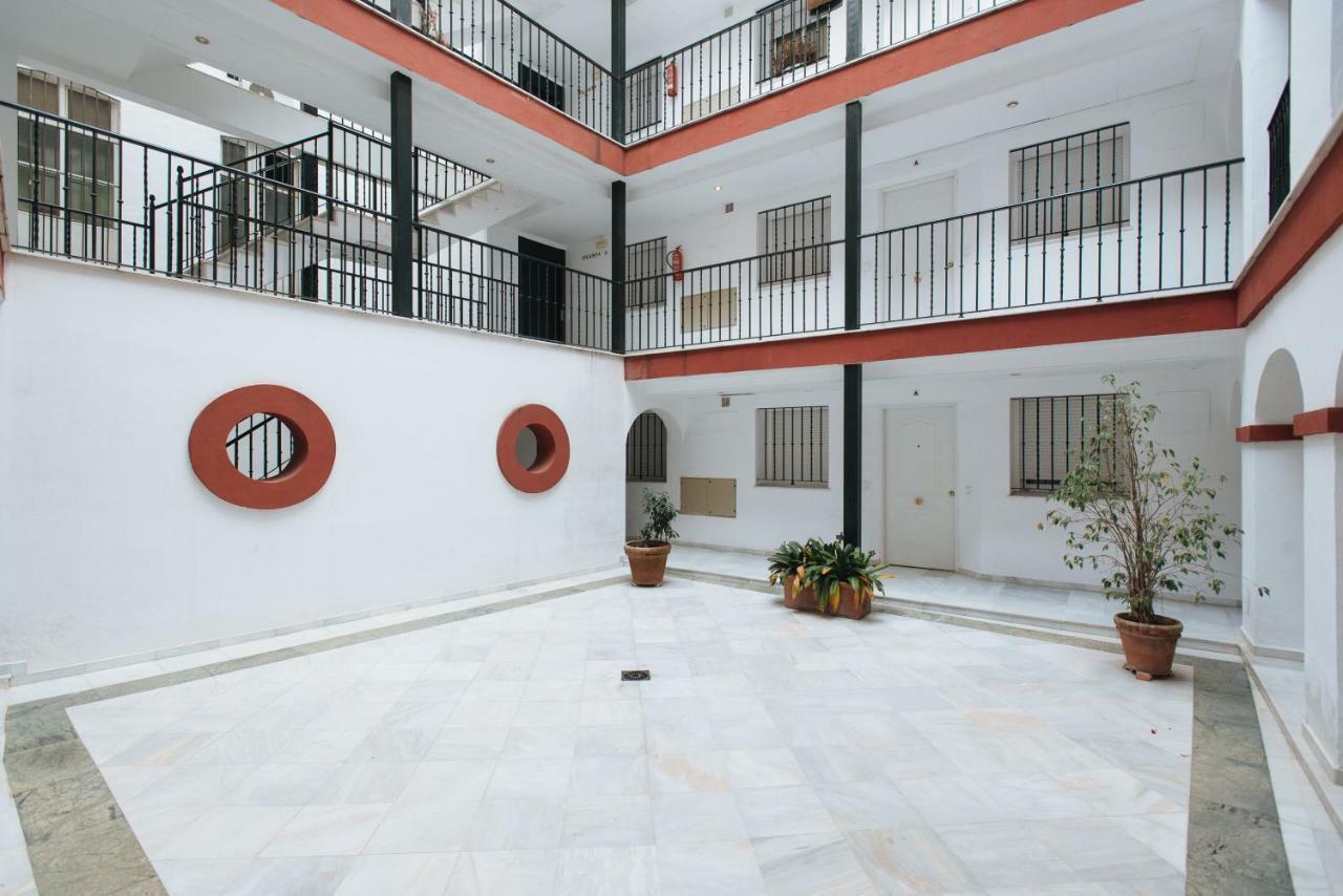 Charming House - Calm And Comfort In The Center Sevilla Bagian luar foto